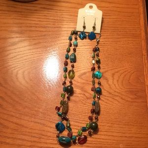 Es Mor necklace and earring set